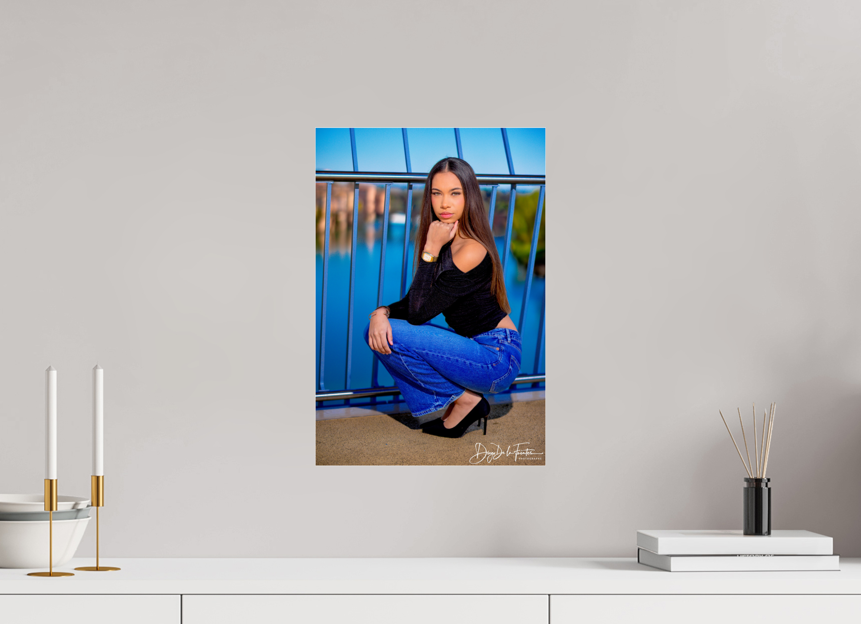 30 x 44,1 cm, Diego De la Fuintes Photographe Perspective Bleue : Portrait Contemporain par Diego De la Fuintes